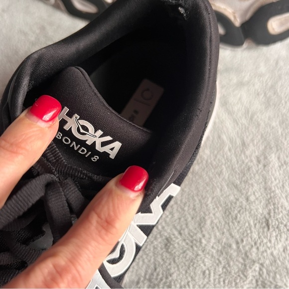 Hoka One One Bondi 8 Women's Wide Cushioned Running Shoe Sneaker Black White 8.5 - Picture 7 of 17